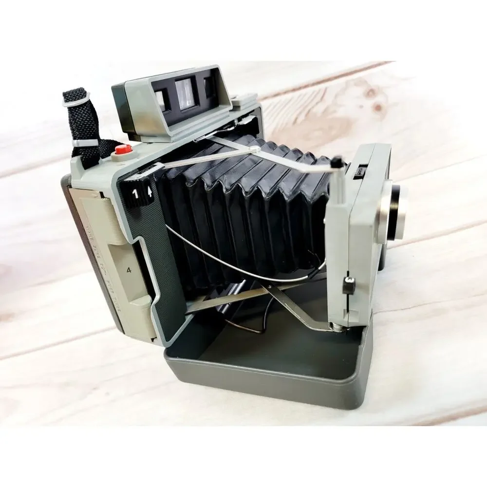 Vintage Polaroid 430 Land Camera w/ Shell Case & Strap - ** NEW ** Old Stock